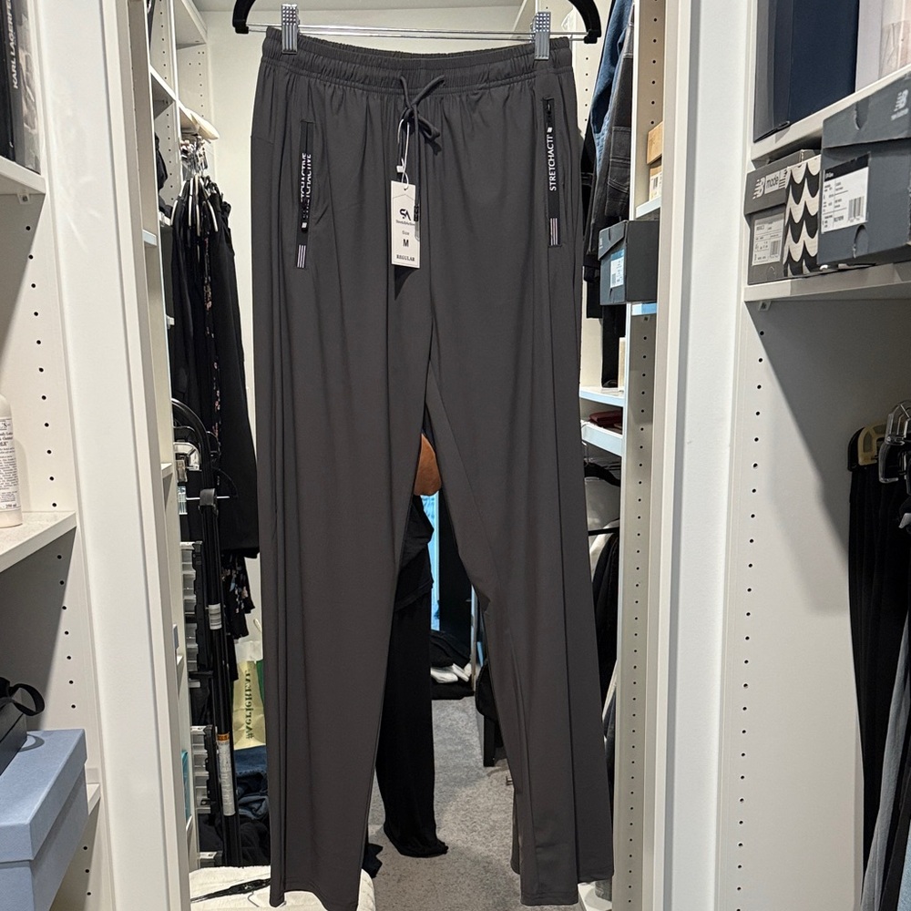 Charcoal grey pant for women.